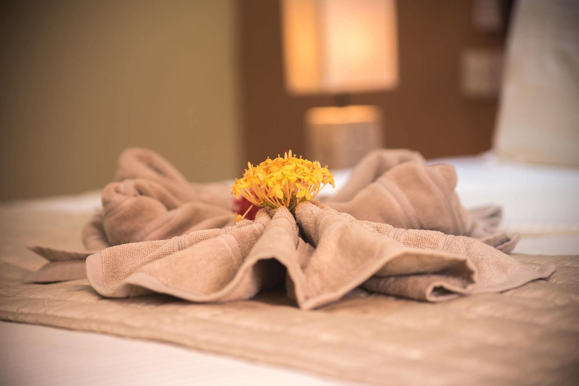 Oasis Hotel Restaurant & Spa Гранд-Анс Экстерьер фото